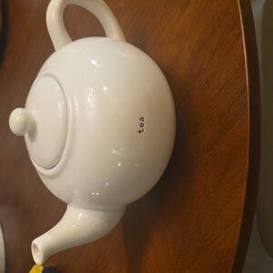 Pottery Barn Coffee House Large White 10 Cup Teapot "tea" lettering embellishmt
